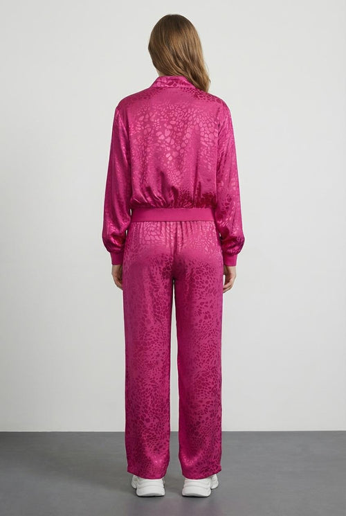 Fuchsia Lounge